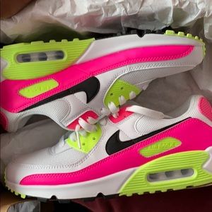 Woman’s air max 90